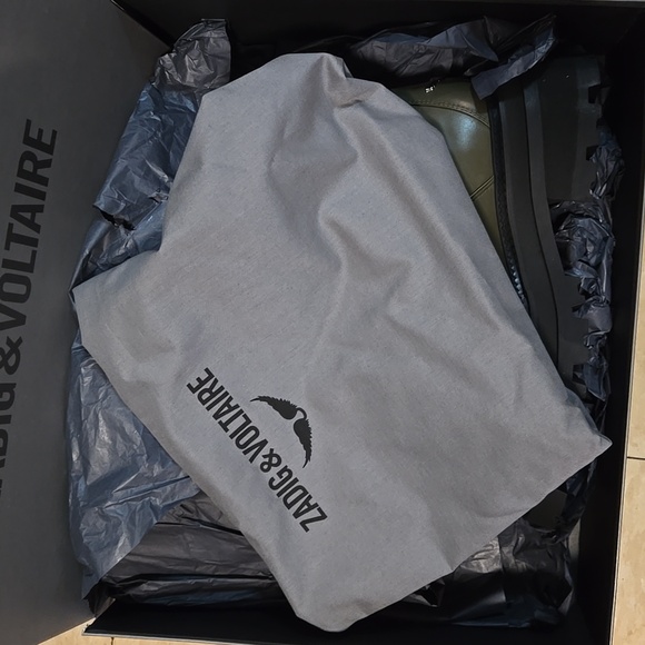 NWT Zadig and & Voltaire Ride Semy Shiny Chelsea Platform Boots Silver Wings - Picture 13 of 15